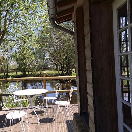 La Maison De L'Etang Manerbe Kültér fotó
