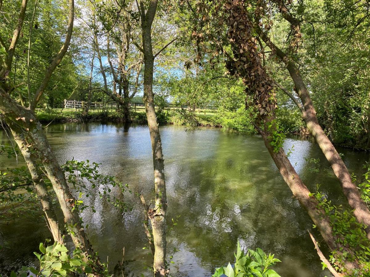 La Maison De L'Etang Manerbe Kültér fotó